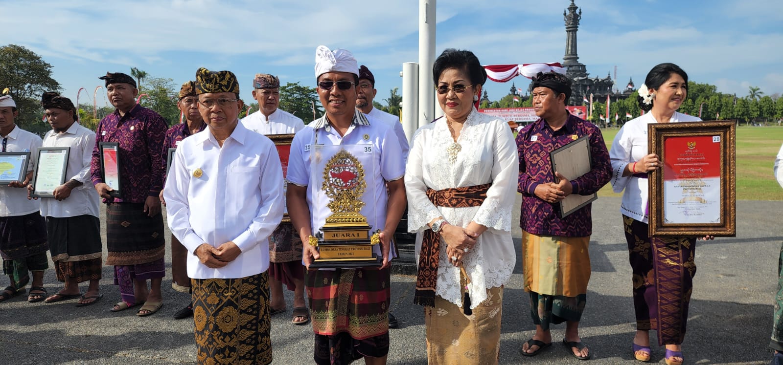 Artikel Desa Punggul Menerima Penghargaan Lomba Desa dalam Puncak Peringatan Hari Jadi ke-64 Provinsi Bali